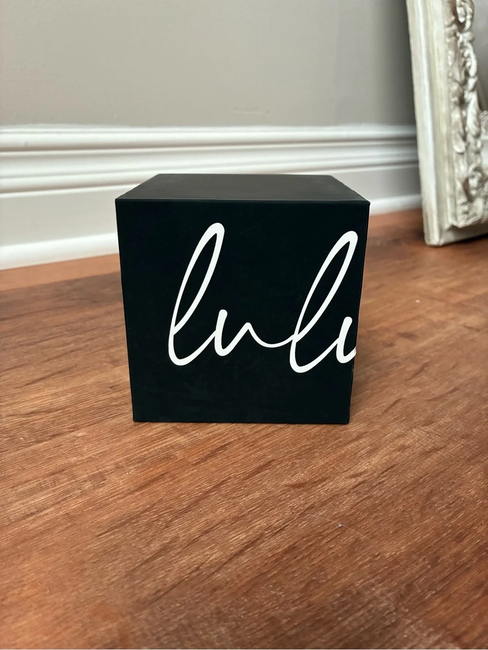 Lulu Jasmine, Oud & Sandalwood Scented Candle, Gift Box, NWT NIB